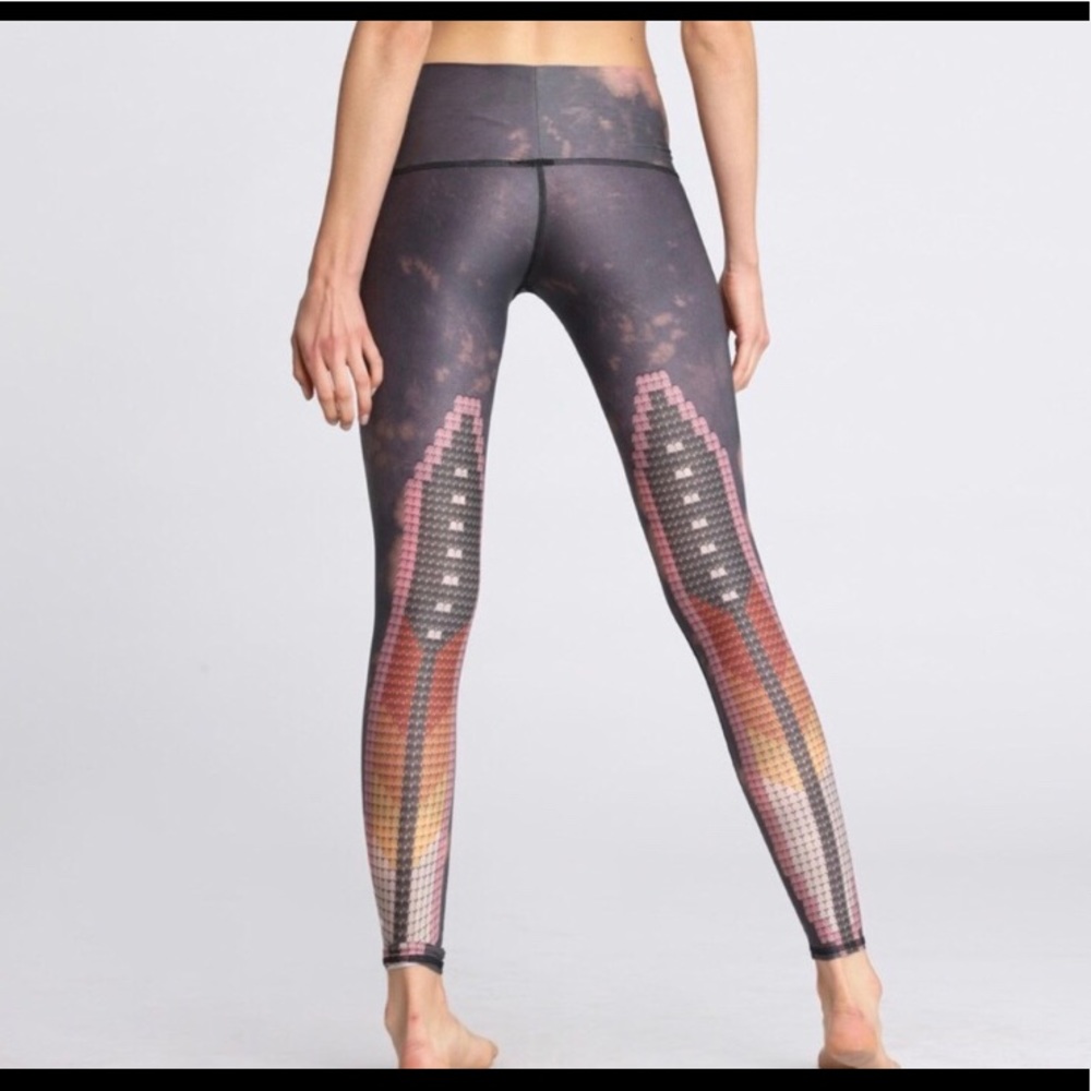 Teeki yoga leggings Sacred Feather Size LARGE